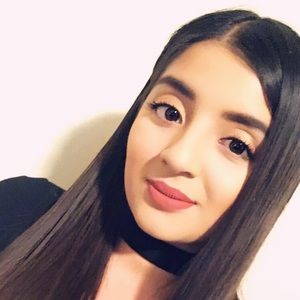 Meet your Posher, Elizabeth